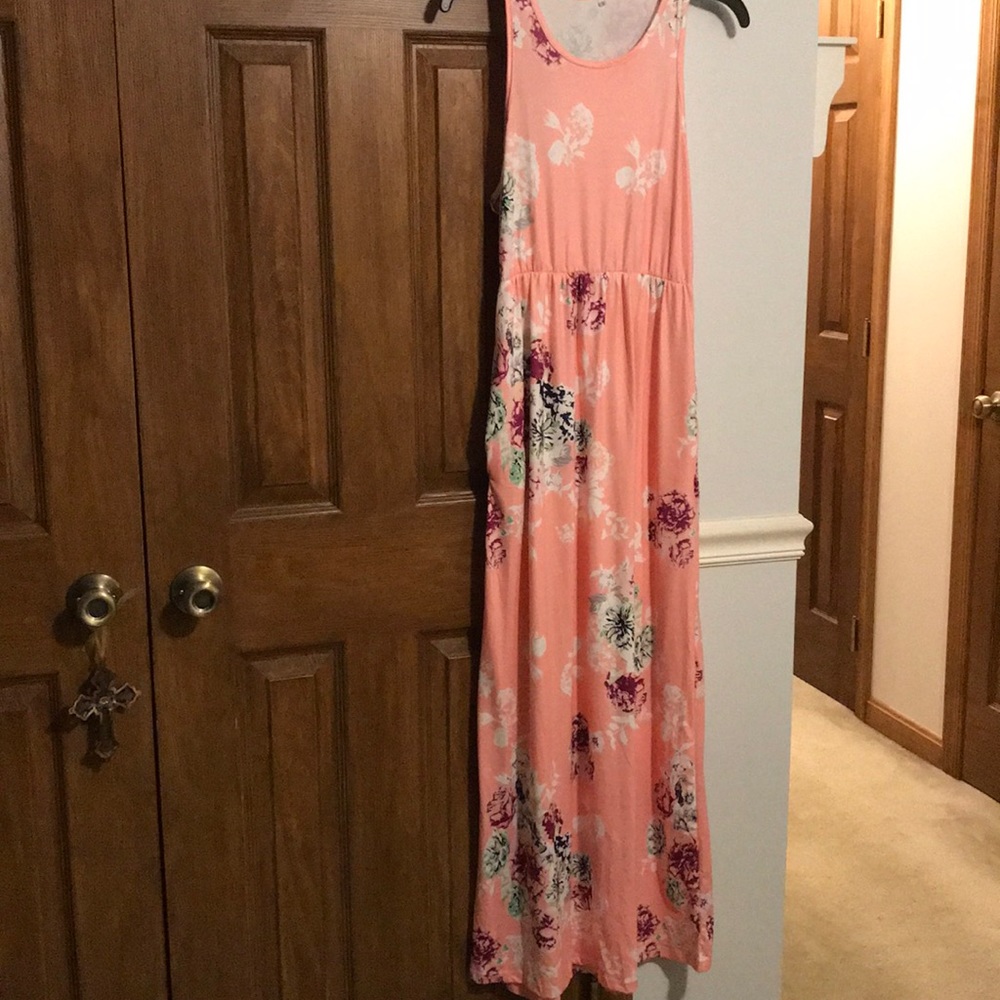 Pink maxi dress with pockets